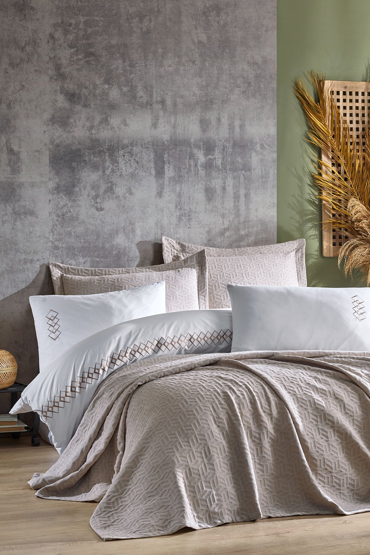 Şaheser Larissa Besticktes 7-teiliges Hochzeits-Set aus 100% Baumwoll-Satin