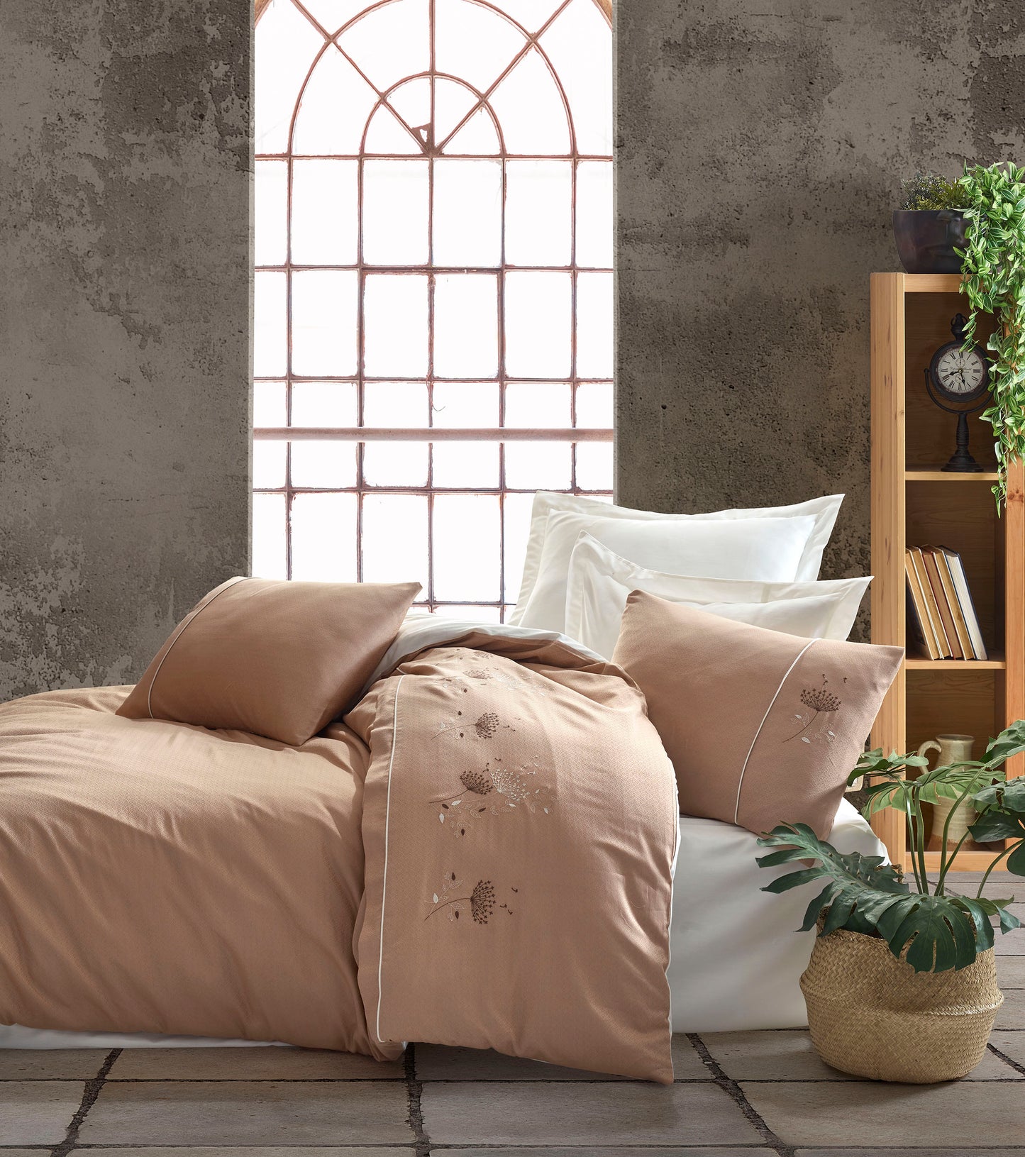 Şaheser Lotus 6-Tlg Besticktes Bettwäsche-Set aus 100% Baumwoll-Satin