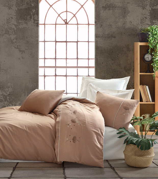 %100 pamuklu saten Şaheser Lotus 6'lı Nakışlı Nevresim Takımı